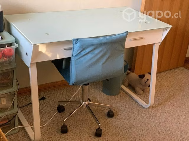 Escritorio y silla