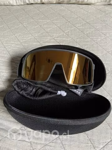 Oakley sutro