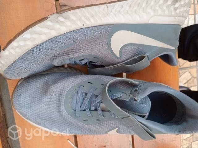 10 parés de zapatillas Nike exclusivas y reloj pul