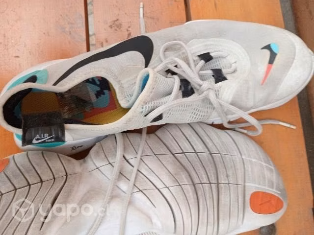 10 parés de zapatillas Nike exclusivas y reloj pul