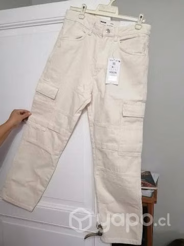 Pantalon cargo beige BERSHKA