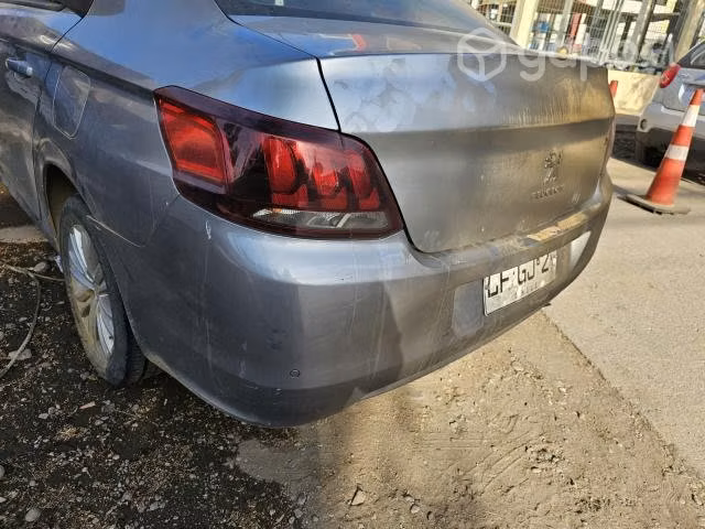 Parachoque trasero peugeot 301 2018