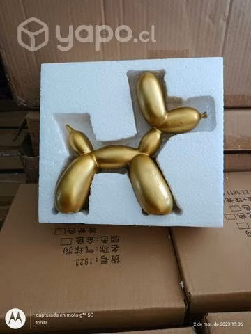 Perros globo dorado decoración