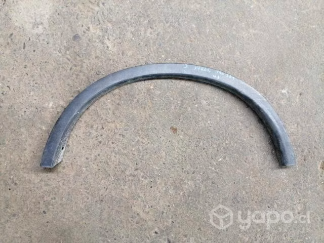 Moldura trasera izquierda nissan xtrail original