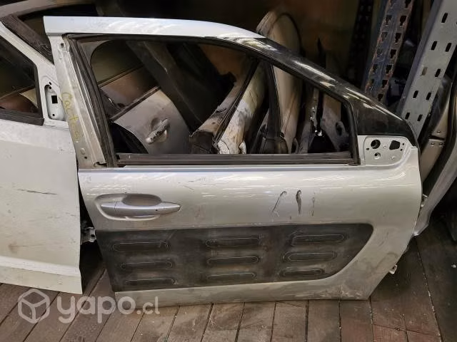 Puerta delantera Rh citroen c4 cactus 2018 0