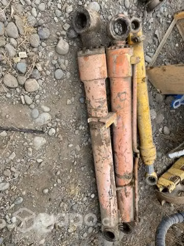 Botellas gemelas excavadoras 33 toneladas