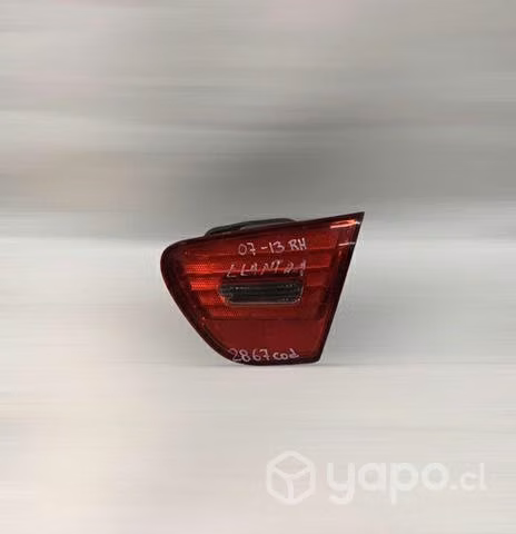 Foco maleta Rh Hyundai Elantra 2007-2013