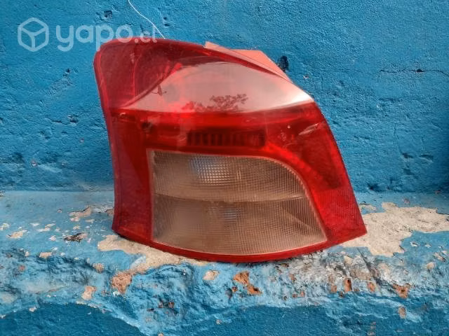 Foco trasero izq Toyota Yaris Sport 2006-2009