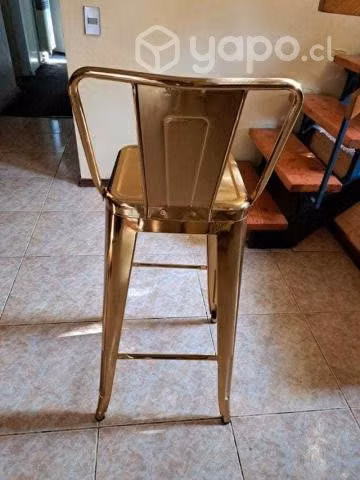 Taburetes impecables