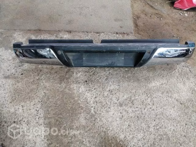 Parachoque trasero nissan np300 original