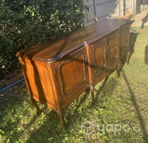 Gran buffet antiguo