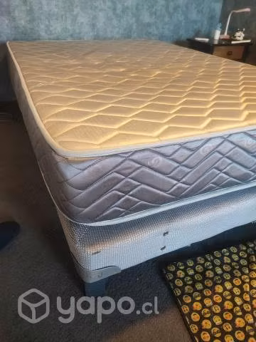 Cama, base y colchón tamaño full
