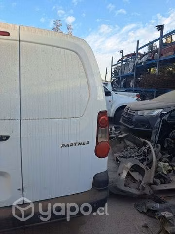 Puerta trasera peugeot partner 2012-18 en desarme