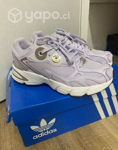 Zapatilla adidas