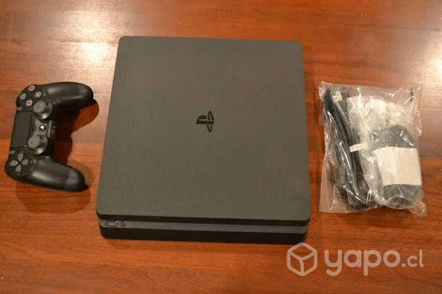 PlayStation 4 slim 1 TB + 2 juegos +3 controles