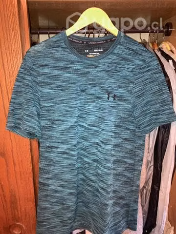 Camiseta under