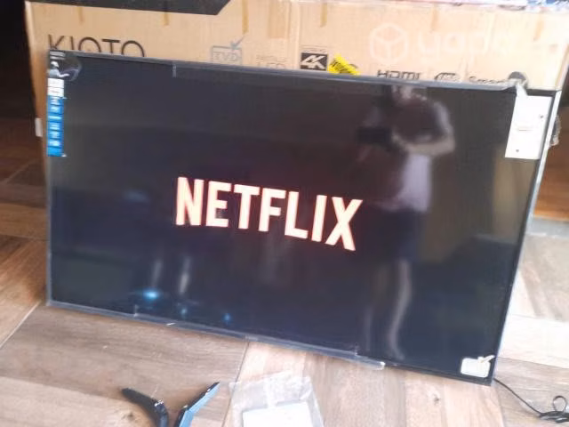 Smart Tv Kioto de 50 pulgadas, con mínimo detalle