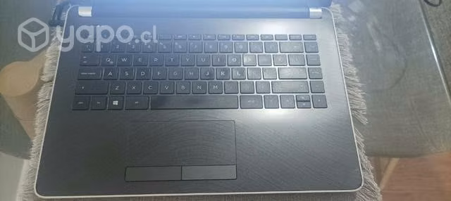 Laptop hp Intel i5 7200u, con su cargador