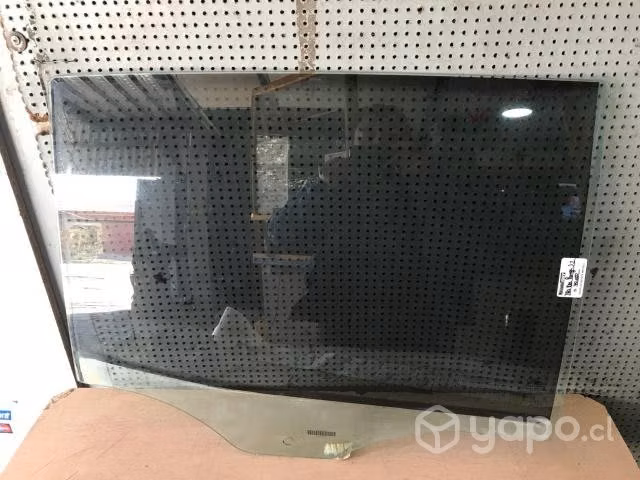 Vidrio puerta trasera derecha Ford Ranger 3.2 2018