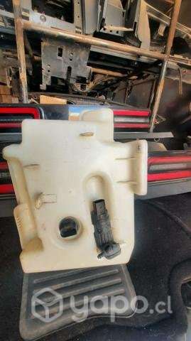 Deposito limpiaparabrisa audi a3 2012 - Imagen 2