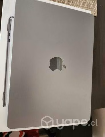 Macbook air poco uso con boleta