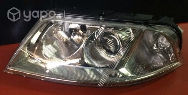 Óptico Volkswagen Passat 2001 (Foco mayor)