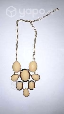 Collar Bañado en oro con Gemas Nuevo sin etiqueta