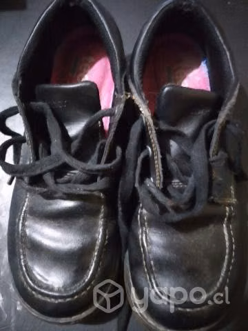 Zapatos estudiante