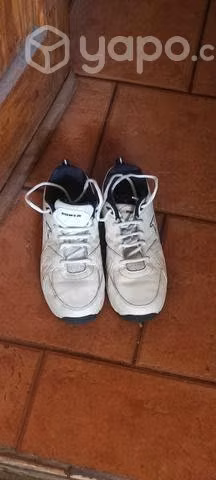 Zapatillas escolar blancas, talla 41, usadas
