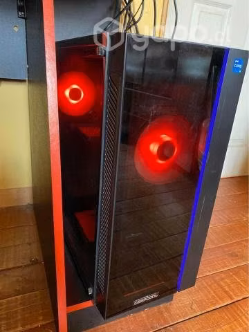 PC GAMER + Accesorios