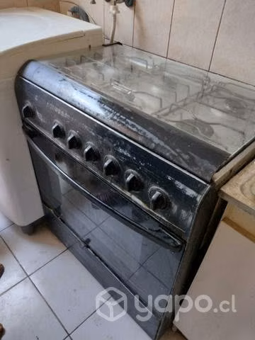 Cocina 6 platos funcionando todos los quemadores