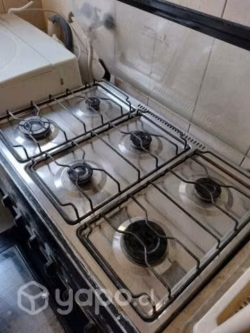 Cocina 6 platos funcionando todos los quemadores
