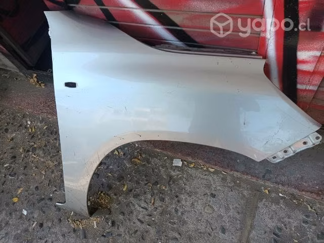 Tapabarro derecho toyota hilux 2016-2022 original