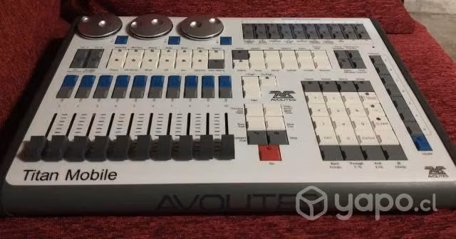 Consola de iluminación AVOLITES TITAN MOBILE