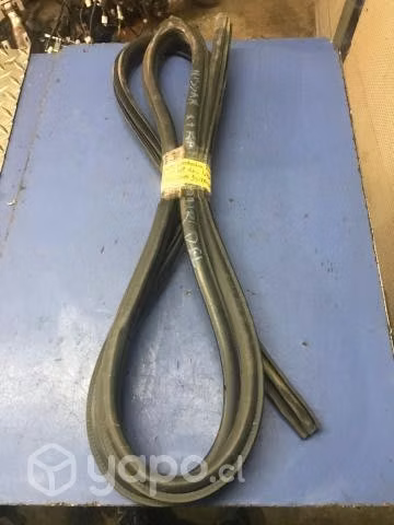 Goma contorno pilar puerta del der Xtrail T30