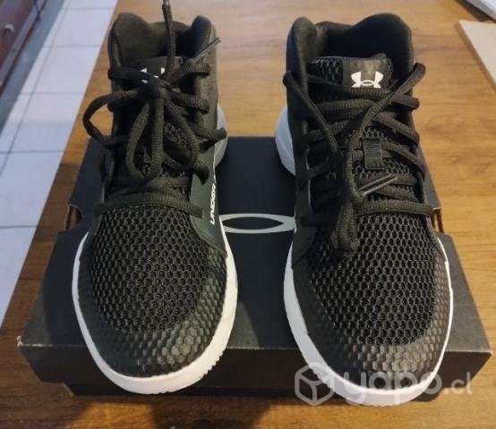 Zapatillas negras marca Under Amour - Imagen 3