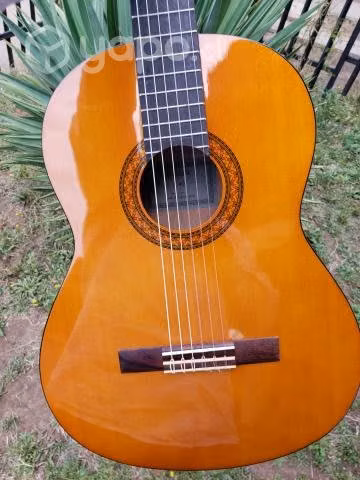 Guitarra Clásica Yamaha C40 - Imagen 2