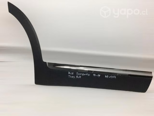 Moldura puerta trasera rh kia sorento 2015 2019