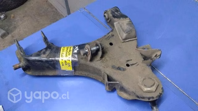 Bandeja inferior derecha Nissan Terrano 2002-2014