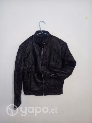 Chaqueta de cuero en excelente estado