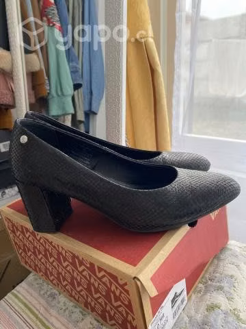 Zapatos hush puppies