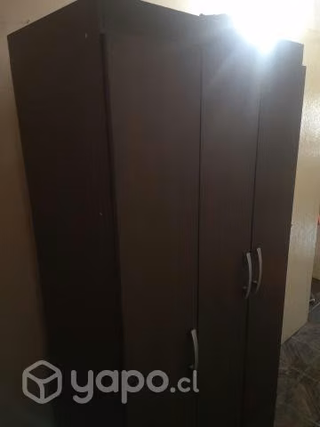 Closet 3 puertas 2 cajones