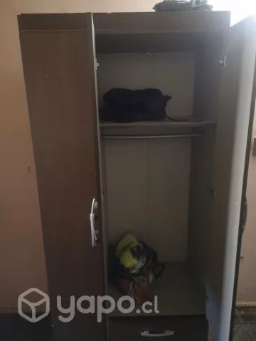 Closet 3 puertas 2 cajones