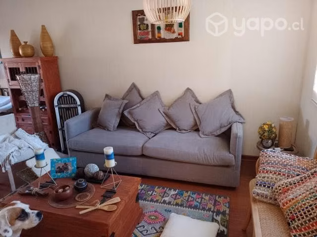 un Sillón sofá, y dos sitiales