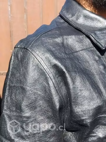 Chaqueta de cuero en excelente estado - Imagen 4