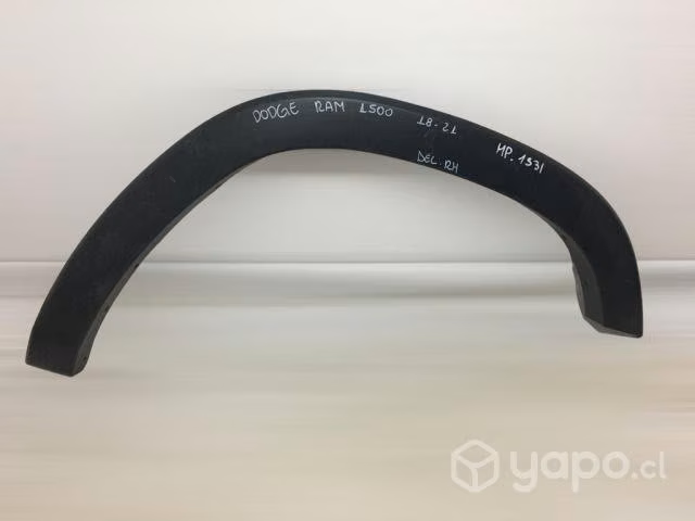 Moldura delantera rh dodge ram 1500 2019 2023
