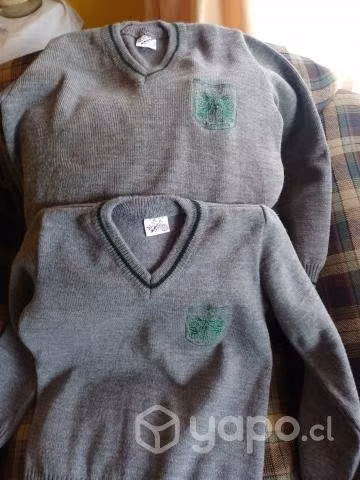 ropa del colegio Saint John Scholl. - Imagen 2