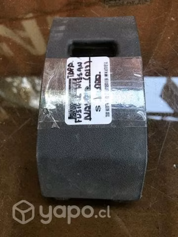 Tapa fusible interior tablero Nissan Navara 2008 a