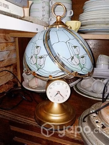 Lámpara con reloj ochentera