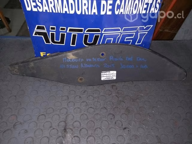 Moldura Interior Puerta Delantera Derecha Nissan N